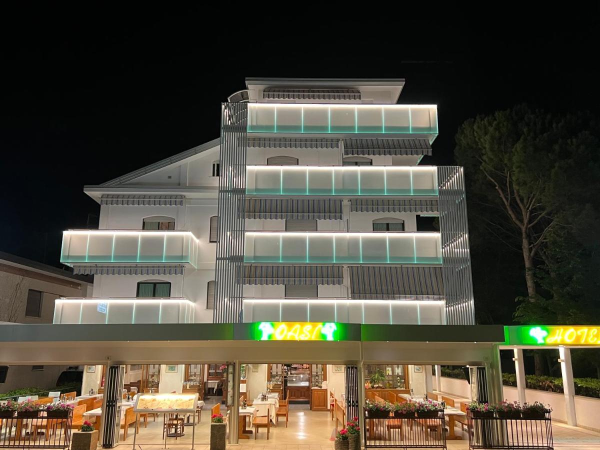 Hotel Oasi Lignano Sabbiadoro Kültér fotó